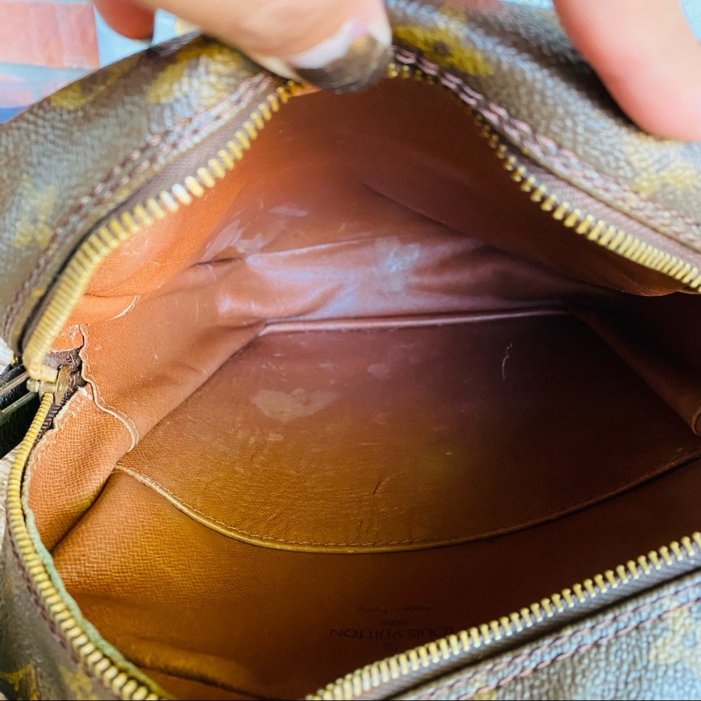 Louis Vuitton Danube MM Crossbody - Picture 7 of 14